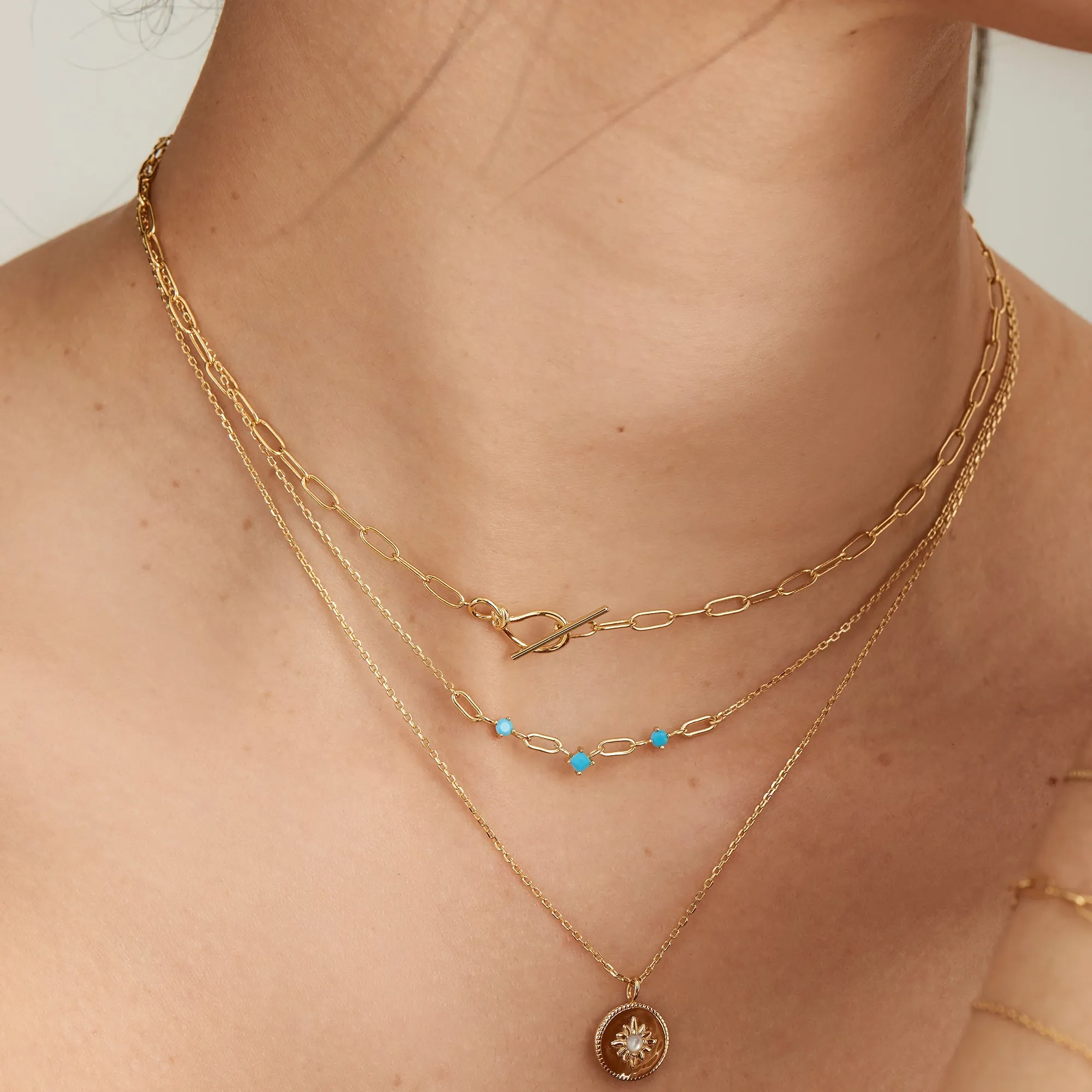 Gold Knot T-Bar Chain Necklace