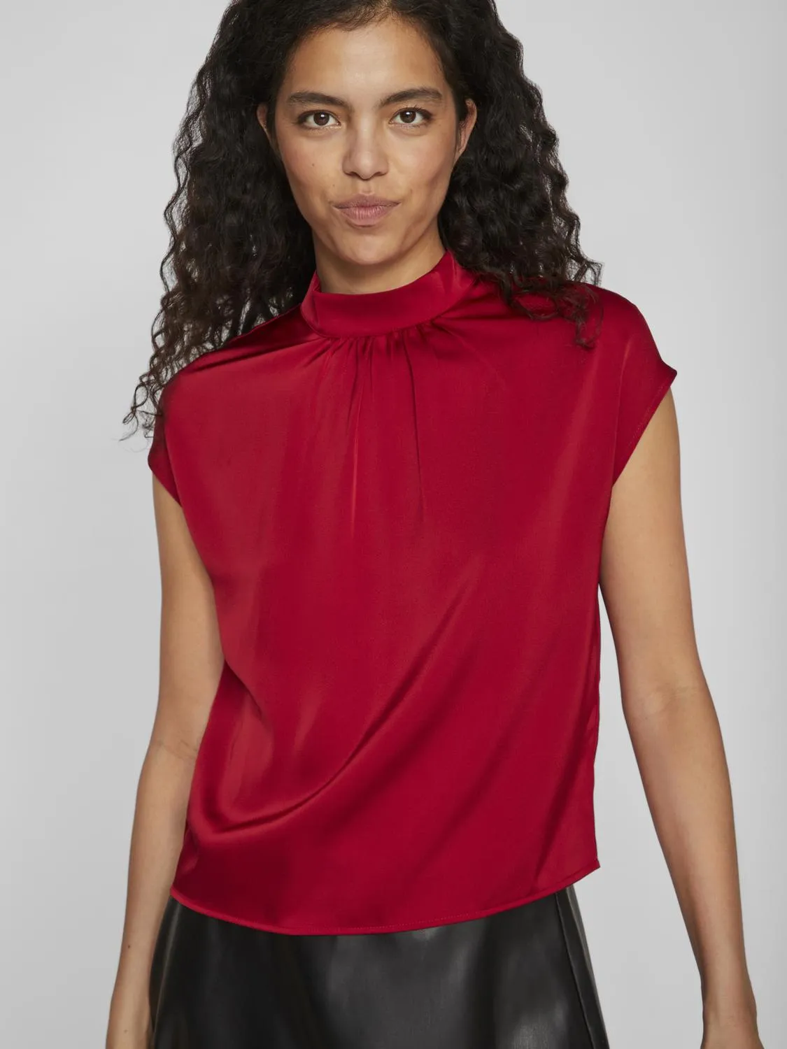 VICORA Top - Fiery Red